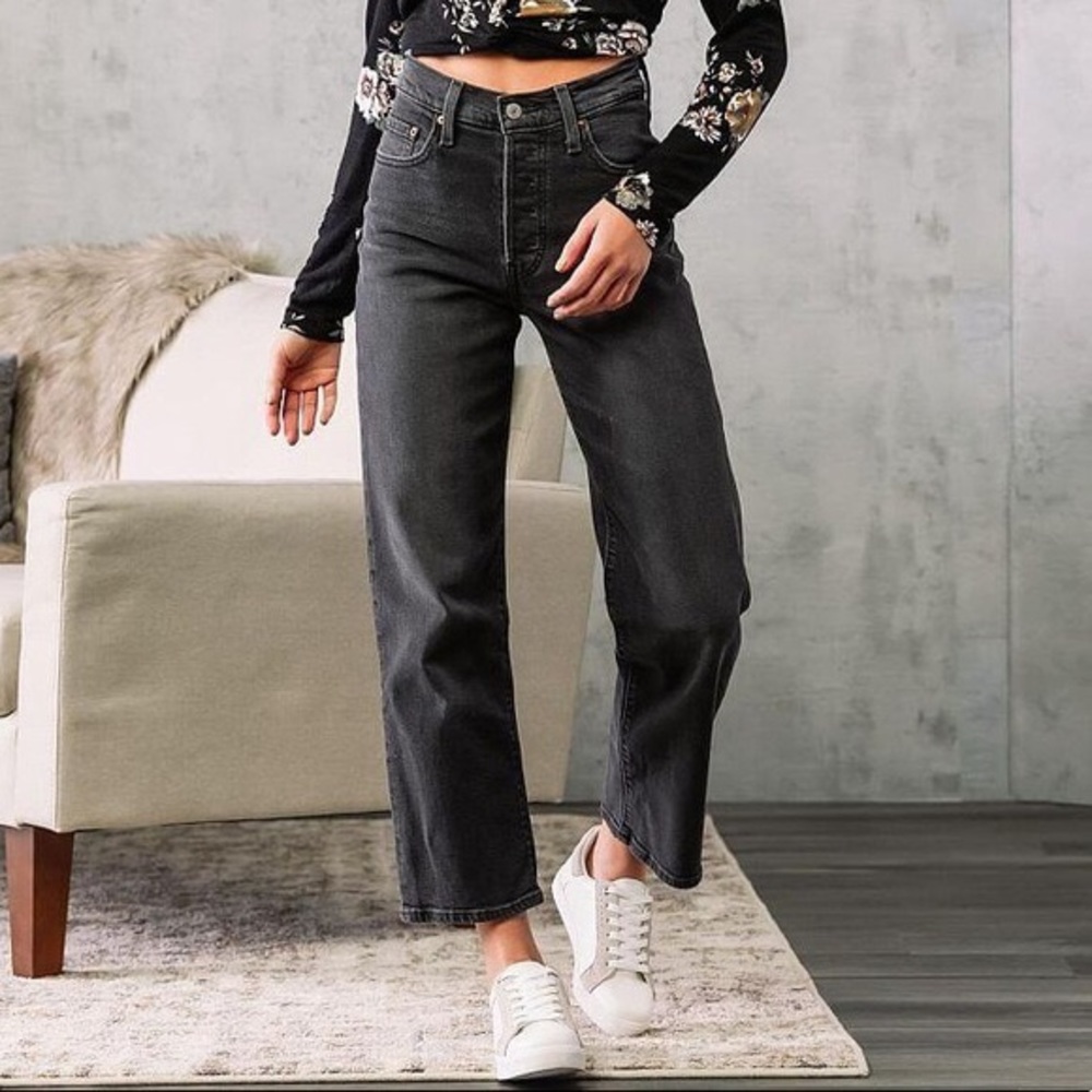 Levi’s Wellthread Ribcage Black Straight Jeans